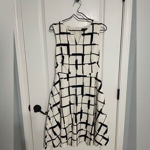 The Limited Navy/white patterned textured dress